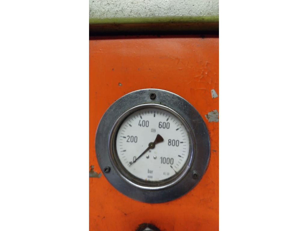 PRESSA OLEODINAMICA 300 t in vendita - foto 1