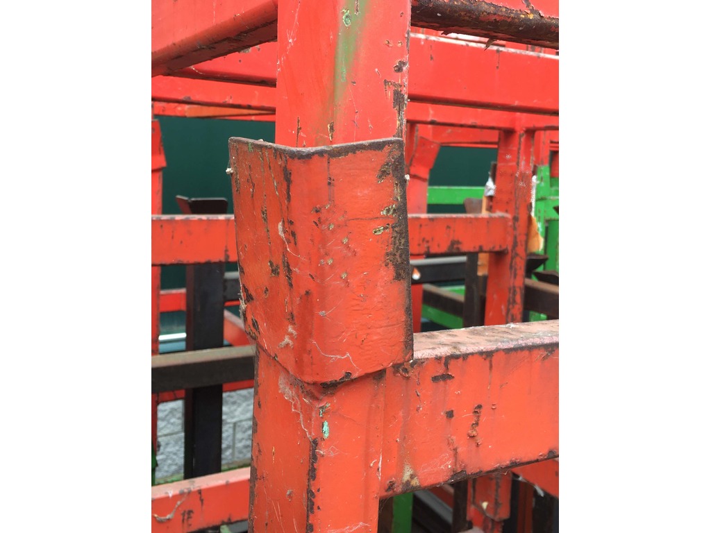 Pallet in acciaio impilabili con sponde in vendita - foto 4