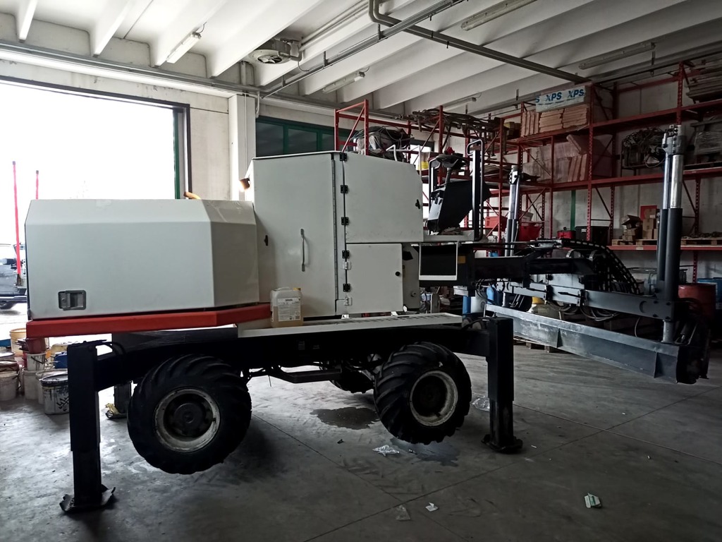SOMERO LASER SCREED S160 del 1999 7800 ore in vendita - foto 2