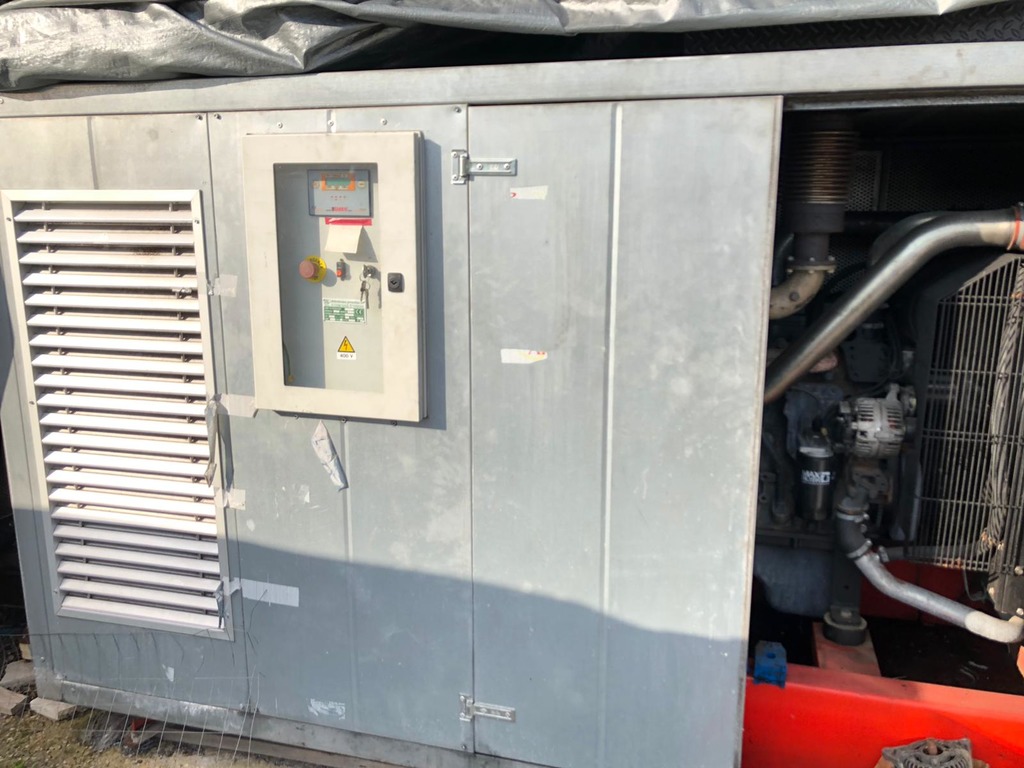 Gruppo Elettrogeno Diesel Insonorizzato 200 kVA-160 kW  in vendita - foto 4