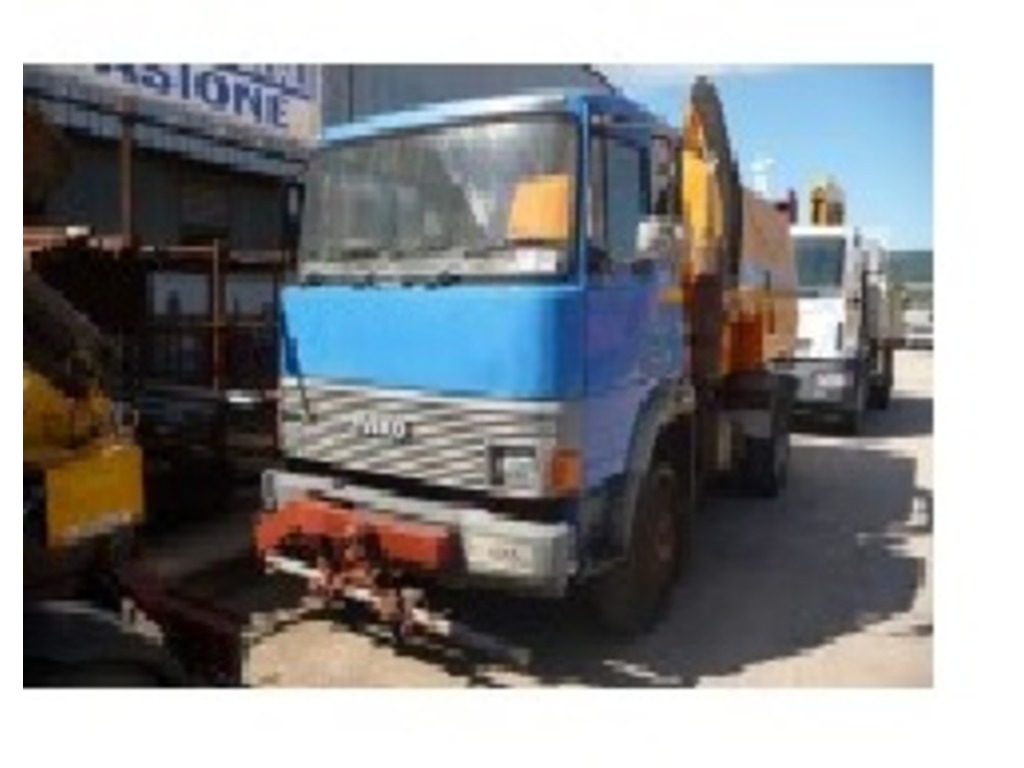 Vendesi autospazzatrice Iveco in vendita - foto 1