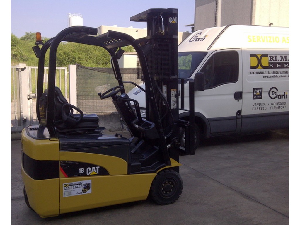 Carrello elevatore  Caterpillar in vendita - foto 1