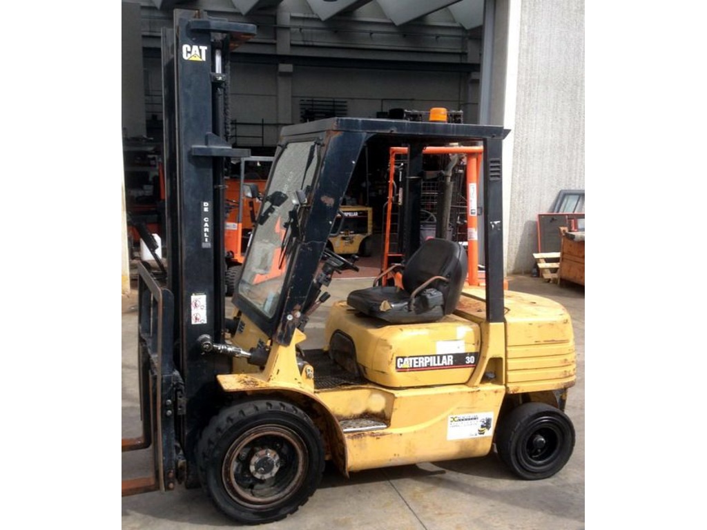 CARRELLO ELEVATORE  CATERPILLAR  DP 30 in vendita - foto 1