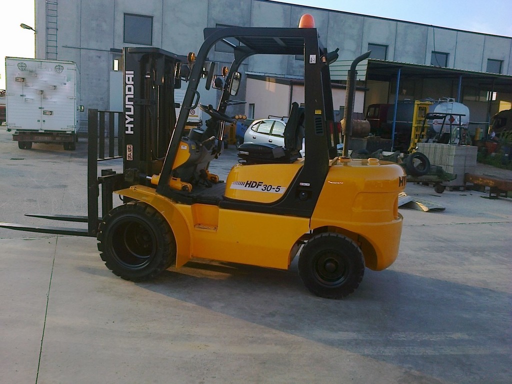 Carrelli elevatori in vendita
