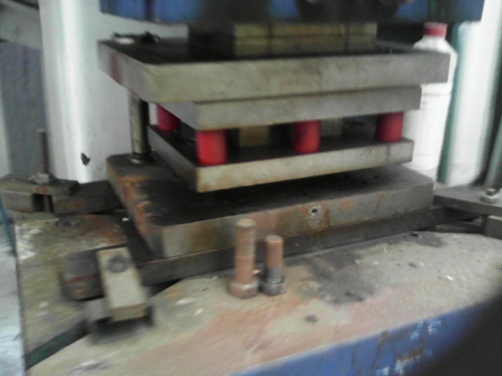 PRESSA MECCANICA 100 tons per Stampaggio in vendita - foto 6