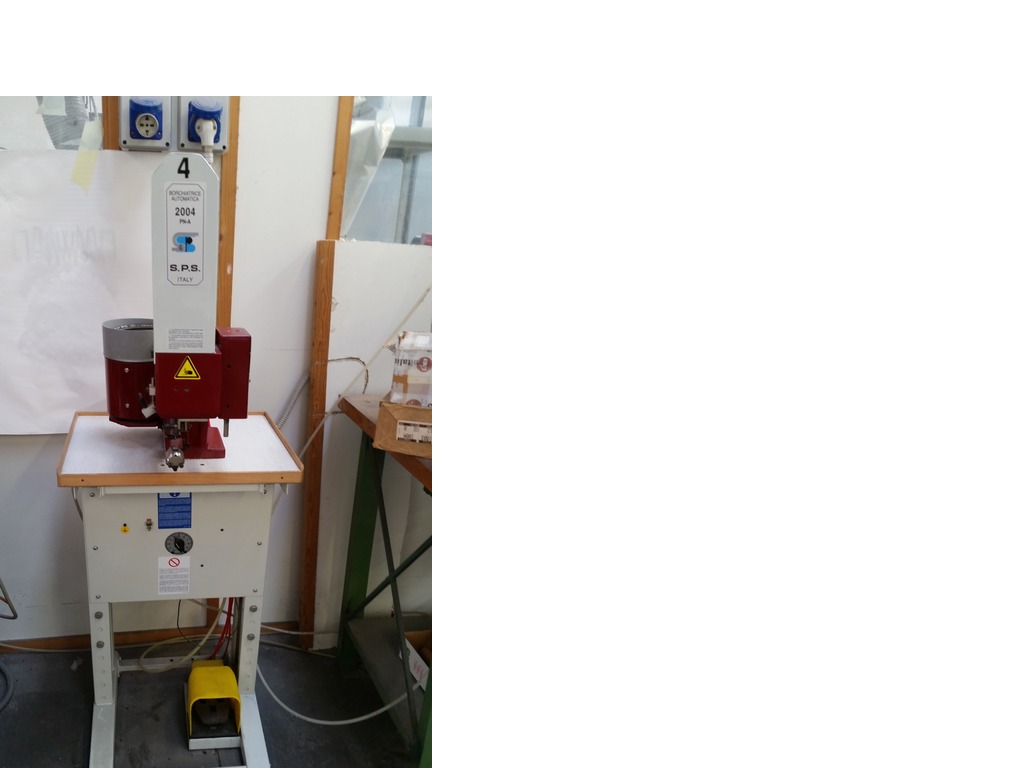 N. 8 Macchine per applicazione borchie a graffette in vendita - foto 2