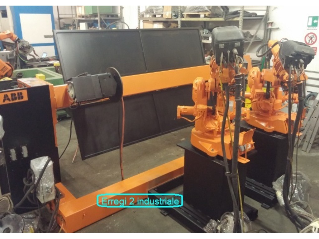 ISOLA ROBOT USATA ABB 2400L in vendita - foto 1