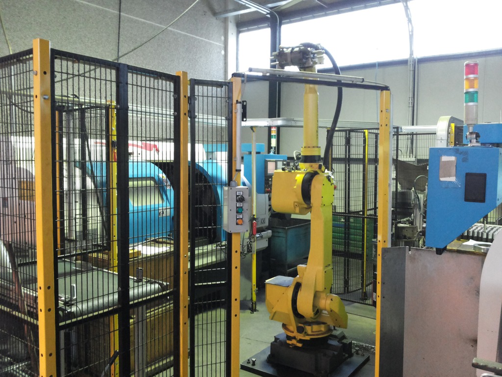 Tornio CNC robotizzato MACHT 330-MACHT 410 in vendita - foto 7