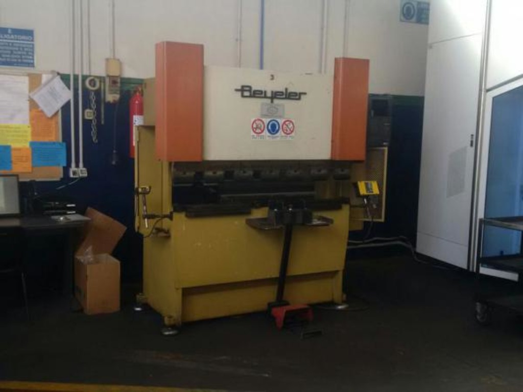 PRESSA PIEGATRICE BEYELER 1500X30 TON in vendita - foto 1